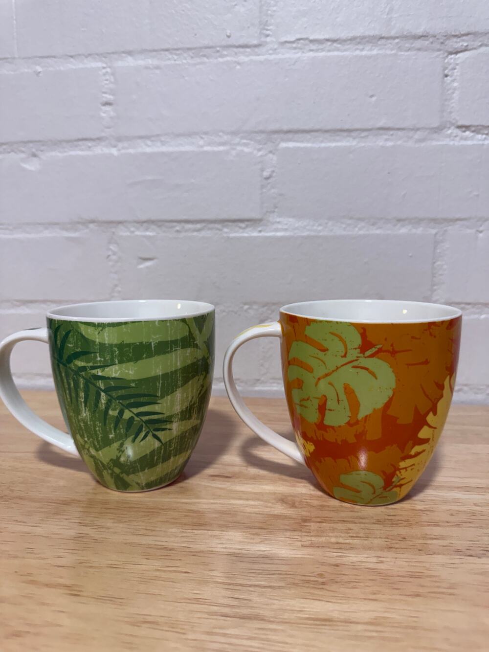 Starbucks 2006 Tropical Coffee Mugs Set of 2, 14 oz Green Orange Leaf Banana